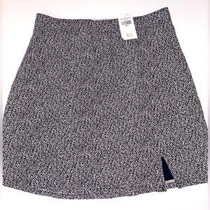 NWT Hollister Ultra High Mini Skirt, navy/white‎ floral, flare skirt sz SMALL